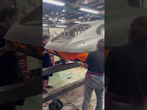 3Dプリントしたテール部品を車体に現物合わせ