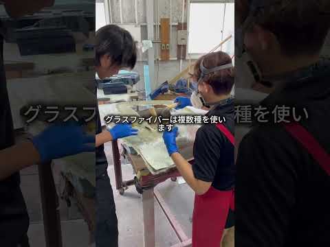 リアハッチの型製作を開始。グラスファイバーを積層